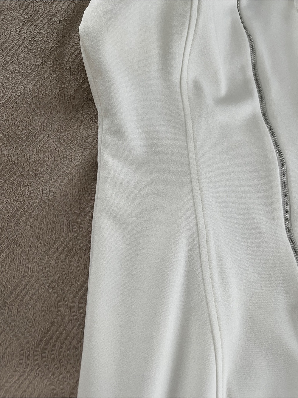White House Black Market White V-Neck Sleeveless Sheath Dress size 4 - Picture 11 of 11